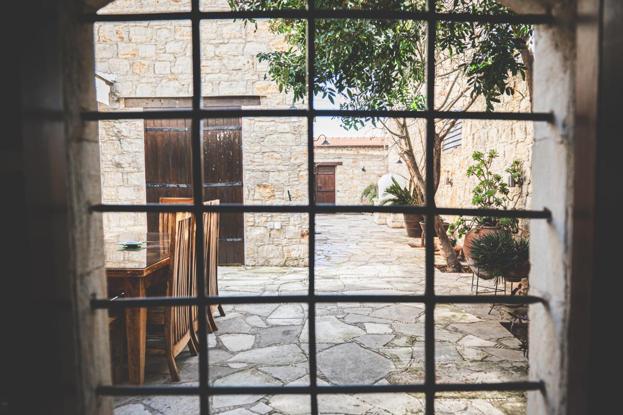 Oinoessa Traditional Boutique Guest Houses Лофу Екстериор снимка