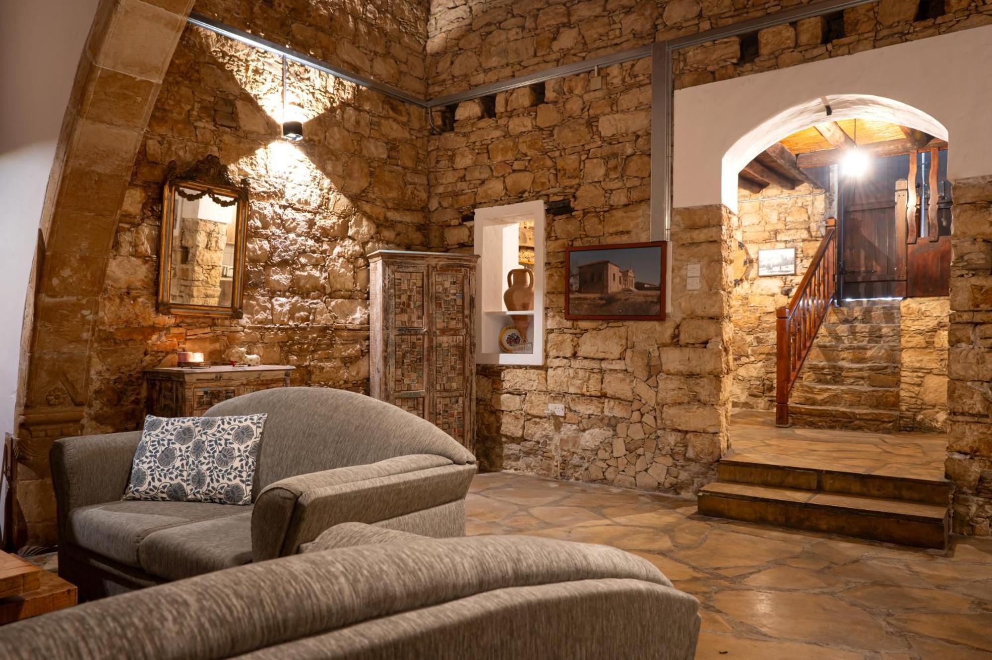 Oinoessa Traditional Boutique Guest Houses Лофу Екстериор снимка