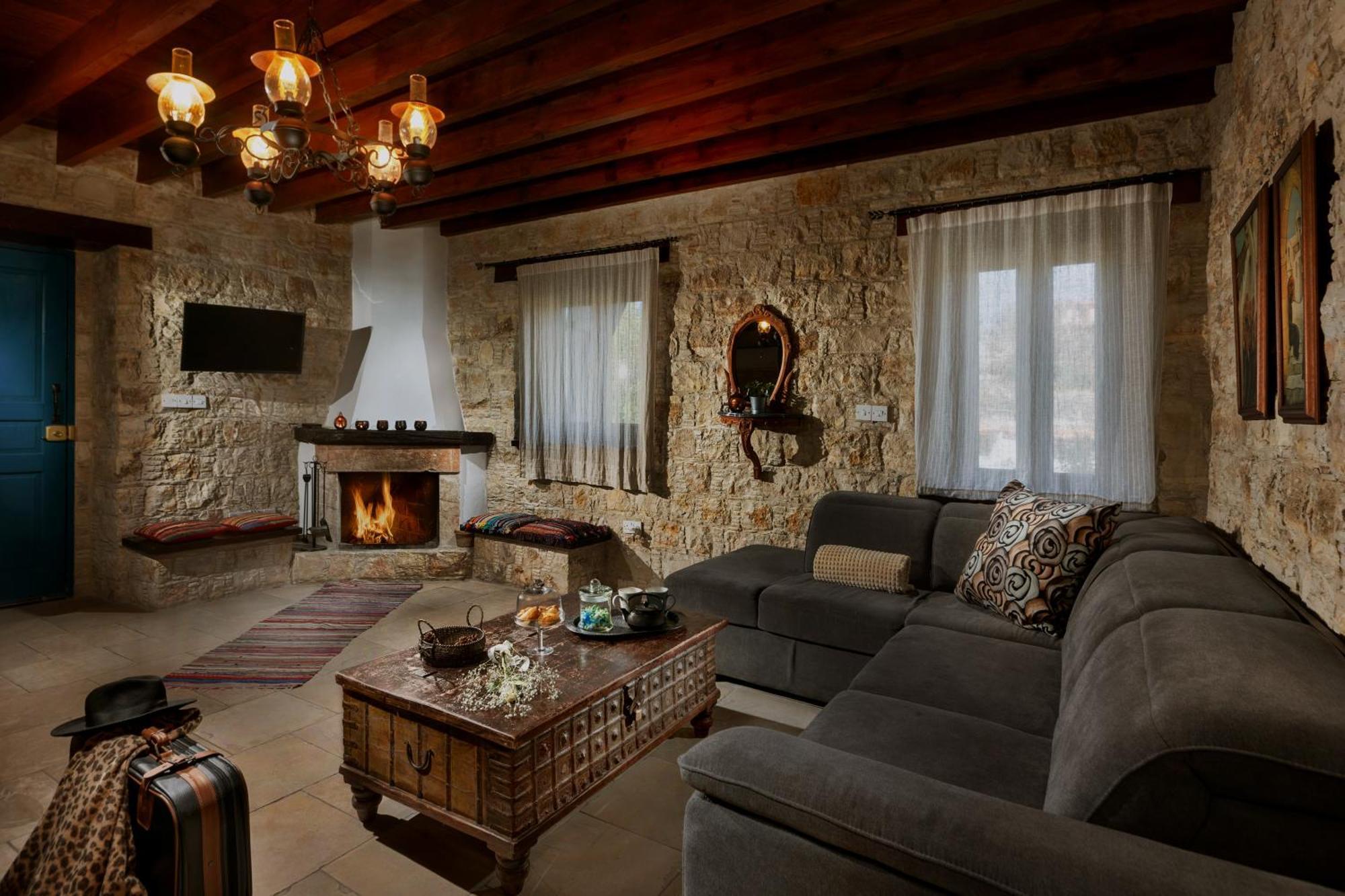 Oinoessa Traditional Boutique Guest Houses Лофу Екстериор снимка