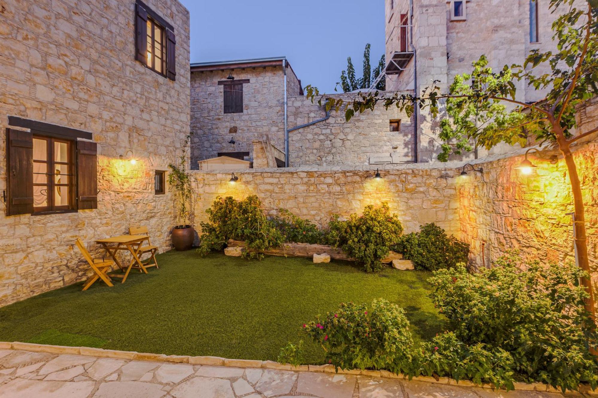 Oinoessa Traditional Boutique Guest Houses Лофу Екстериор снимка