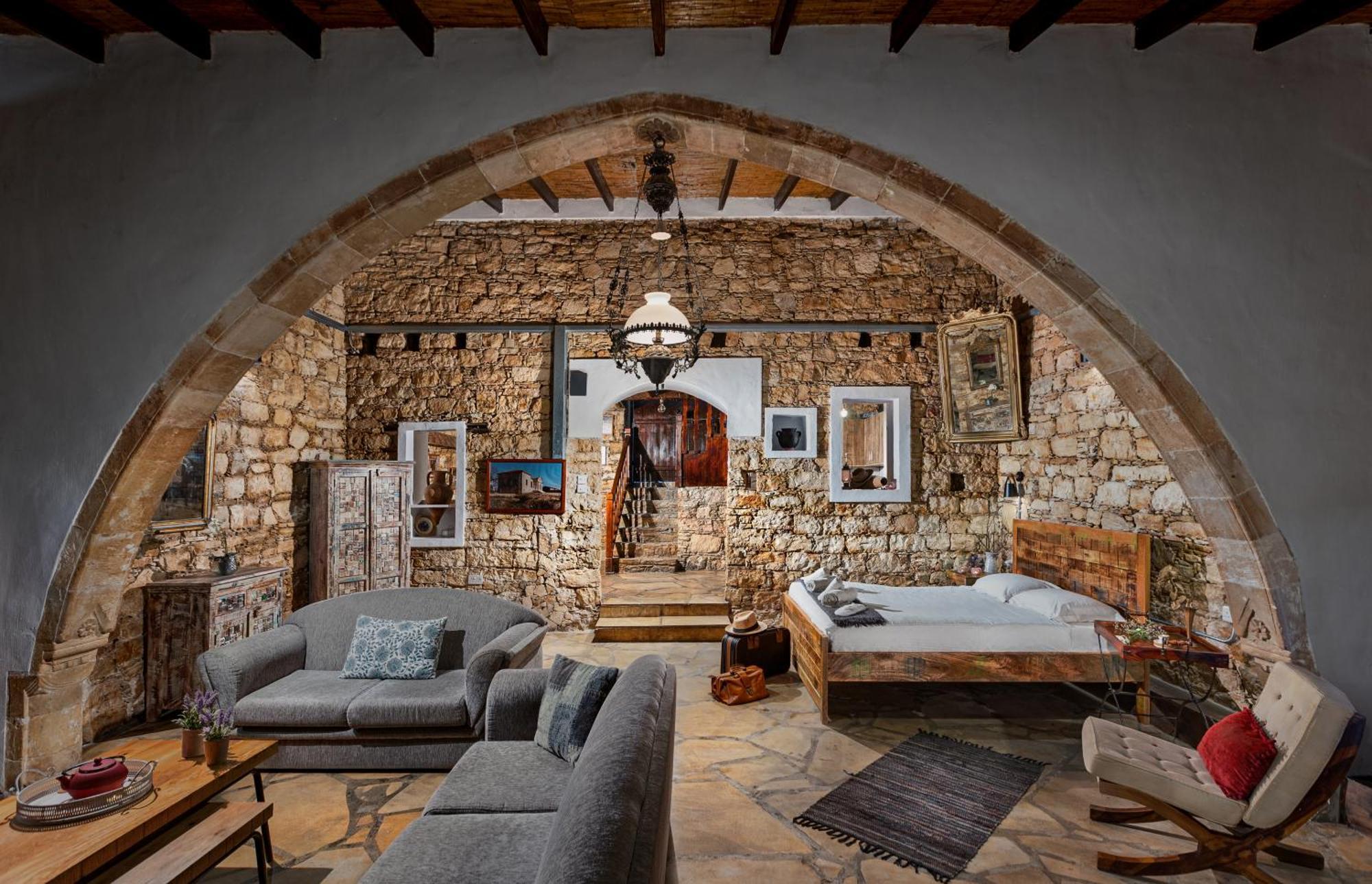 Oinoessa Traditional Boutique Guest Houses Лофу Екстериор снимка