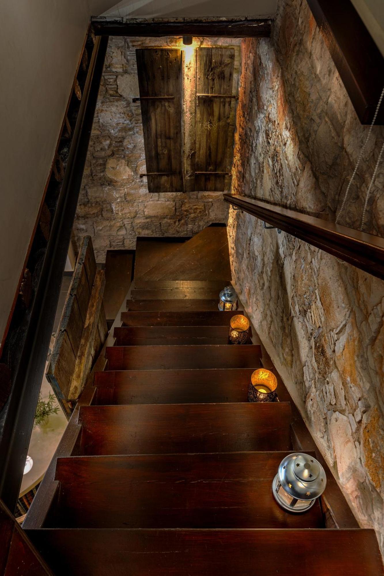 Oinoessa Traditional Boutique Guest Houses Лофу Екстериор снимка