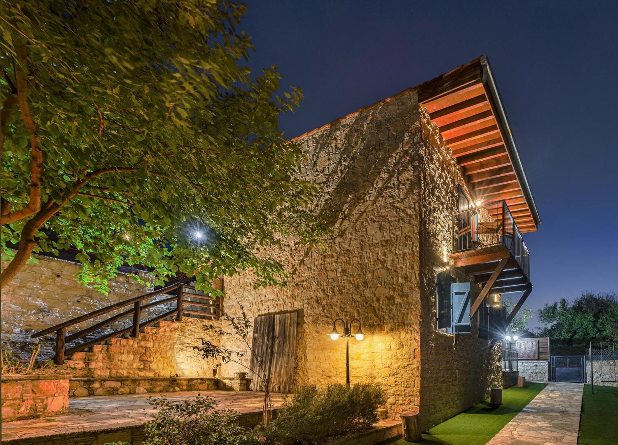 Oinoessa Traditional Boutique Guest Houses Лофу Екстериор снимка