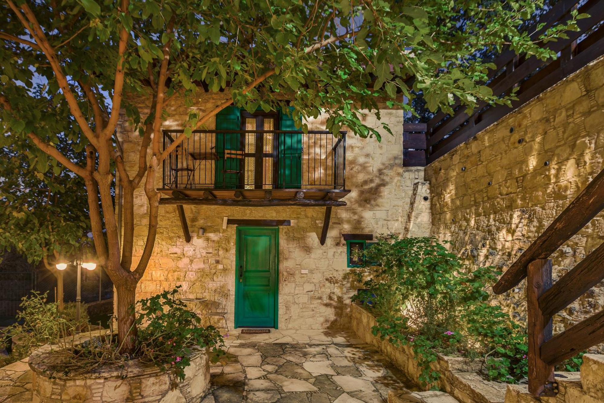 Oinoessa Traditional Boutique Guest Houses Лофу Екстериор снимка